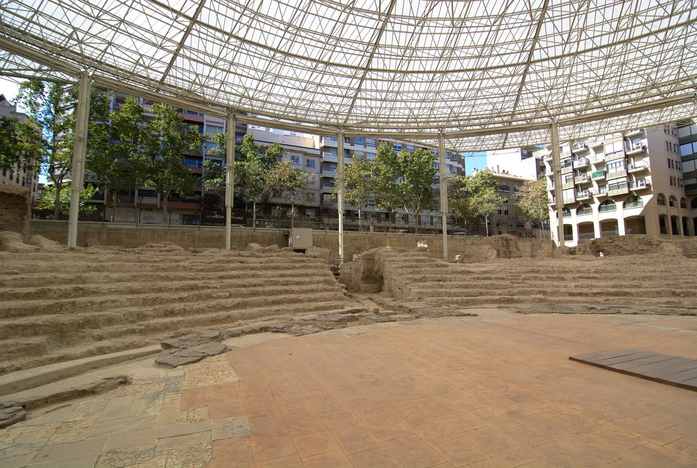 Graderío y restos del Teatro de Caesaraugusta